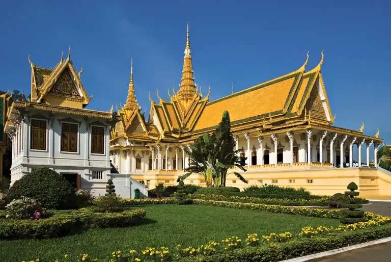 Royal-Palace-Phnom-Penh-Cambodia
